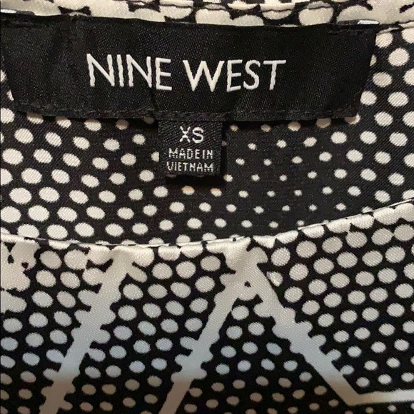 NINE WEST BLACK & WHITE ABSTRACT BLOUSE - Picture 2 of 3